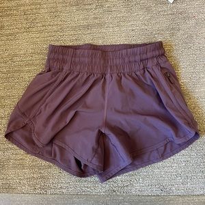 Lululemon tracker v shorts size 8